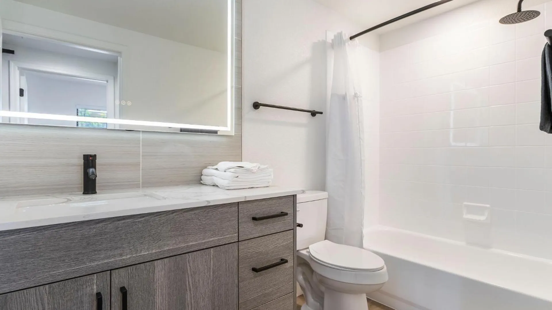 2Br Cozysuites At Kierland Commons With Pool #08 Скоттсдейл Апартаменты